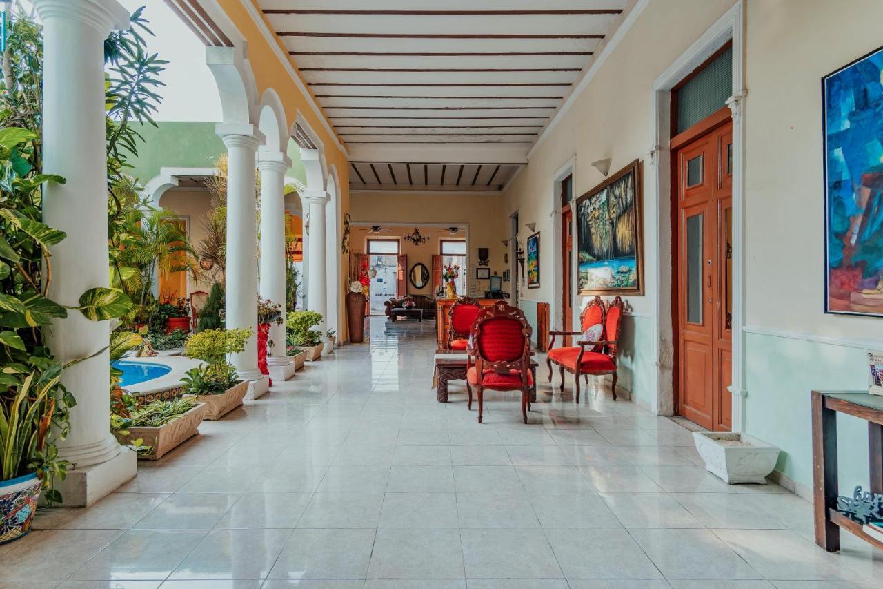 Hotel Santa Maria Mérida Buitenkant foto